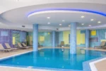 Aqua Natura Bay piscina interior com spa em Porto Moniz