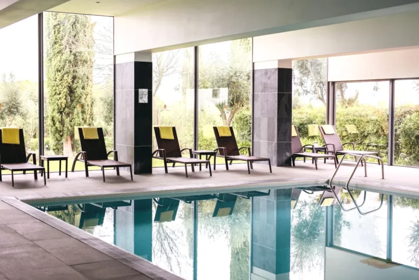 Espaço de bem-estar com piscina interior em Évora Convento do Espinheiro, Historic Hotel & Spa