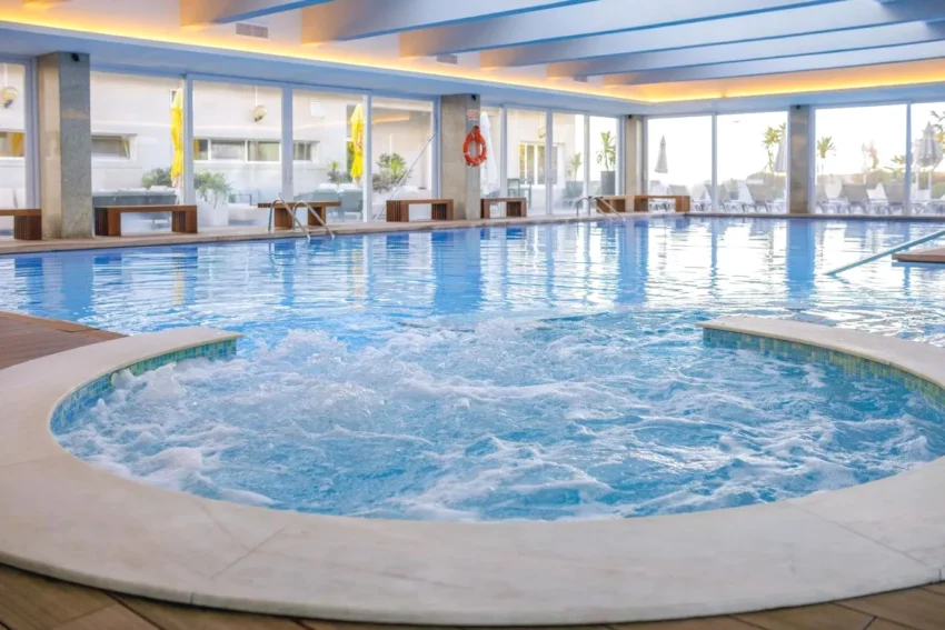 Hotel Covilhã Dona Maria Affiliated by Meliá piscina interior com spa na Covilhã