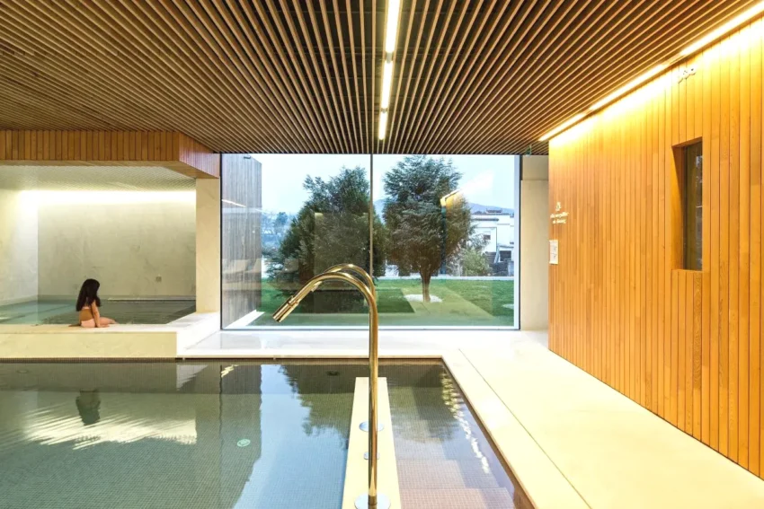 Hotel Minho piscina interior com spa em Vila Nova de Cerveira