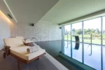 Meliá Lisboa Aeroporto piscina interior com spa em Olivais, Lisboa