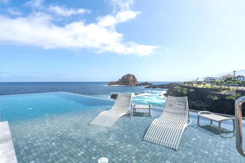 Piscina ao ar livre Aqua Natura Madeira em Porto Moniz