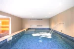 Piscina interior aquecida com spa AP Sines - Costa Alentejana em Sines