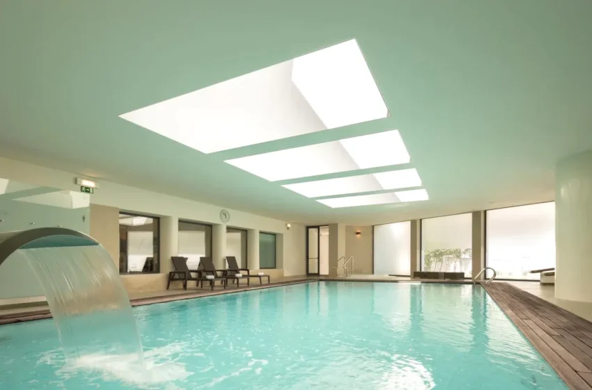 Piscina interior aquecida com spa Hotel Dom Goncalo & Spa em Fátima