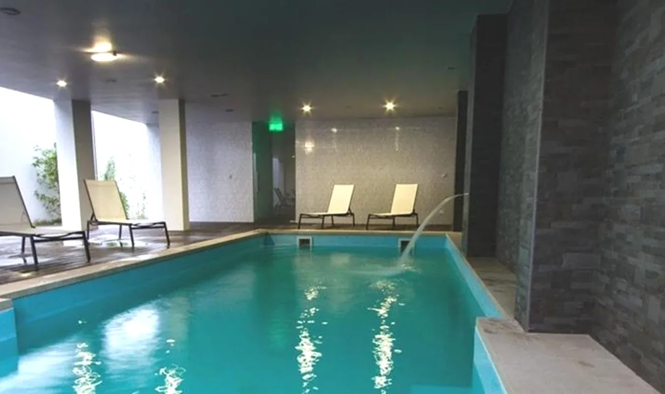Piscina interior aquecida com spa Hotel Vila D'Óbidos em Óbidos Piscina interior aquecida com spa Hotel Vila D'Óbidos em Óbidos