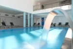 Piscina interior com spa Angra Marina Hotel em Angra do Heroísmo