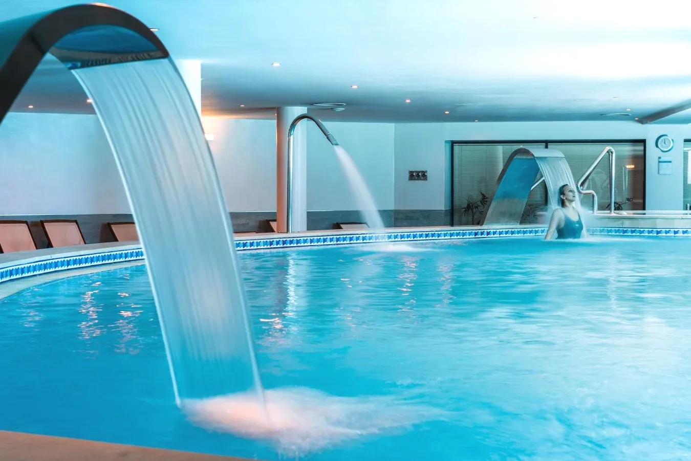 Piscina interior com spa Vila Gale Ampalius em Vilamoura Piscina interior com spa Vila Gale Ampalius em Vilamoura